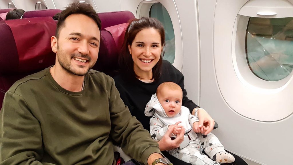 in aereo con un neonato provenzanoci