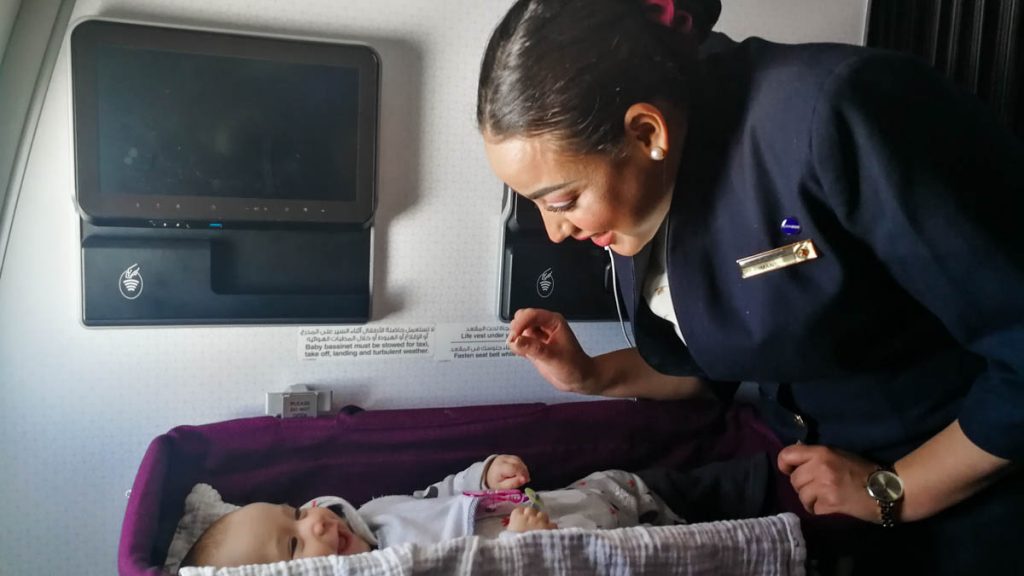 qatar airways airplane bassinet seat neonato provenzanoci
