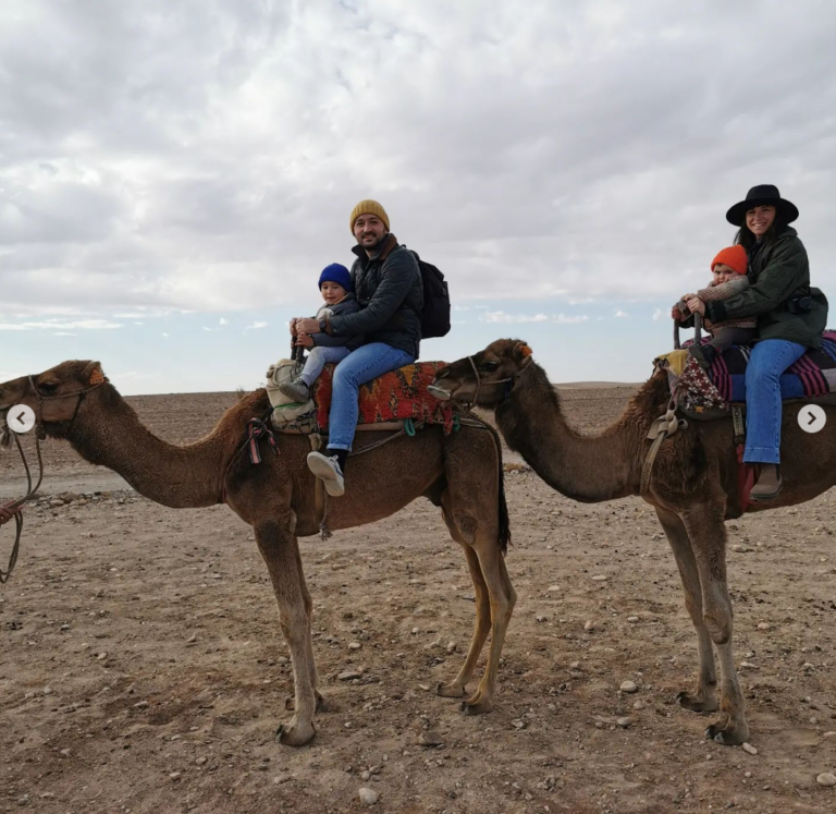 deserto con bambini